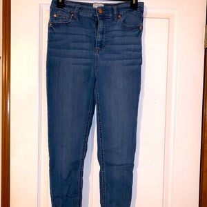 these blue jeans are from celebrity pink in size 9/29